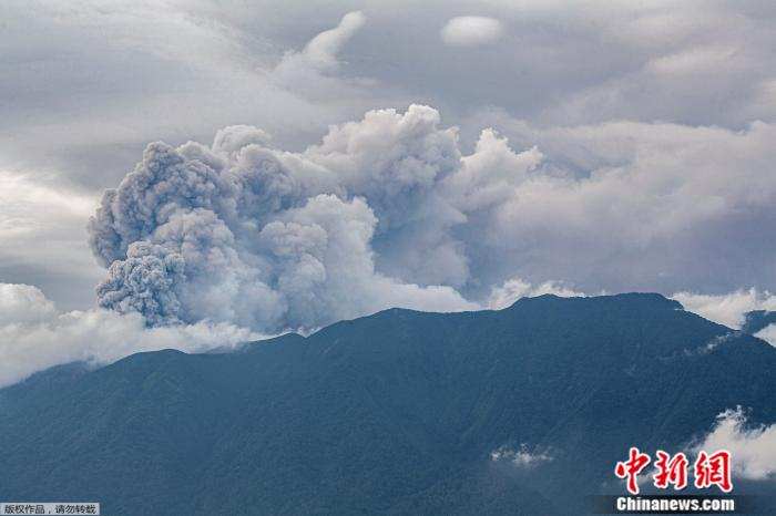 印尼马拉皮火山喷发，已致11人遇难