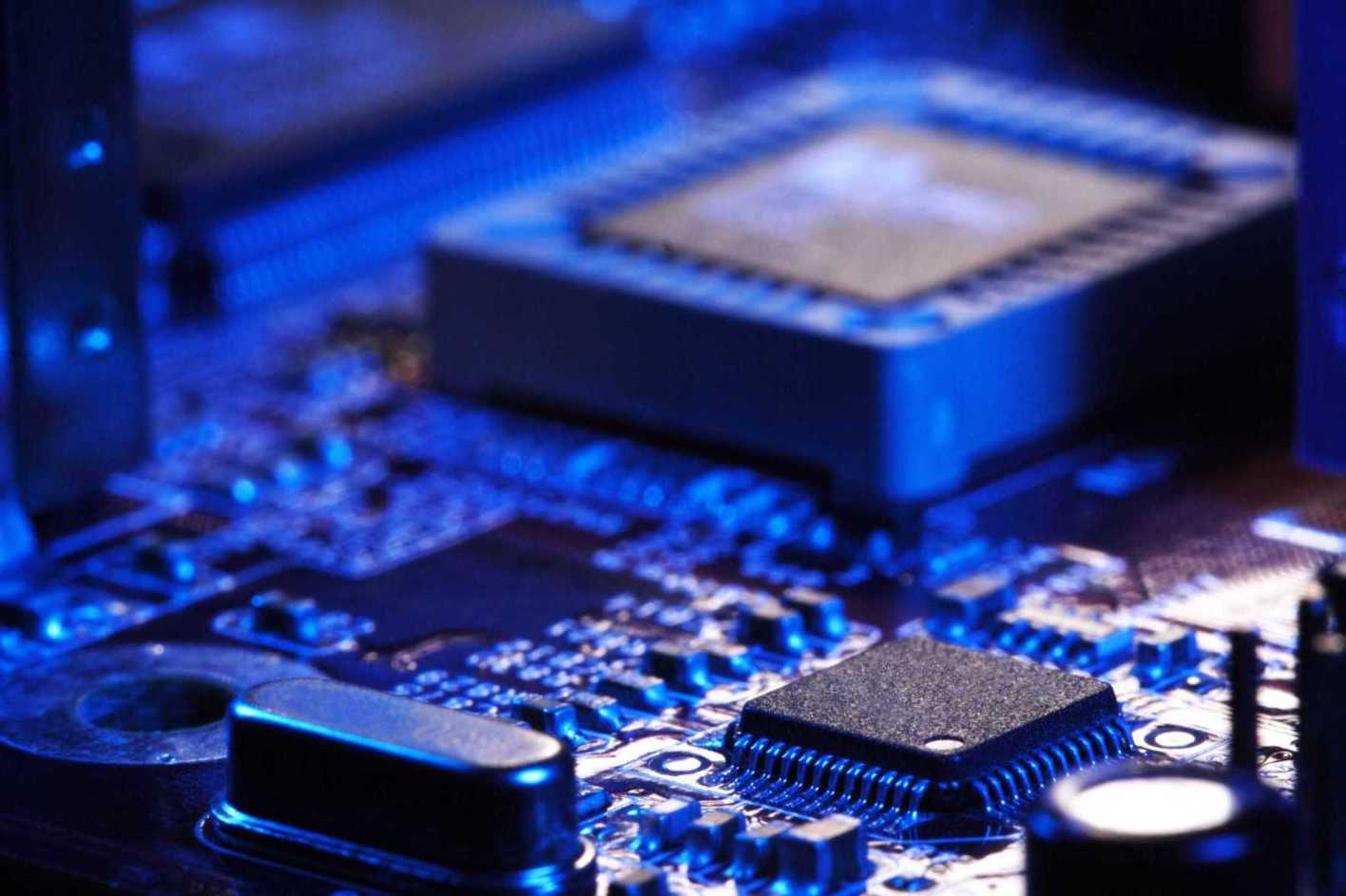 复旦微电20亿元定增申请获上交所受理 强化FPGA/存储器等产品布局